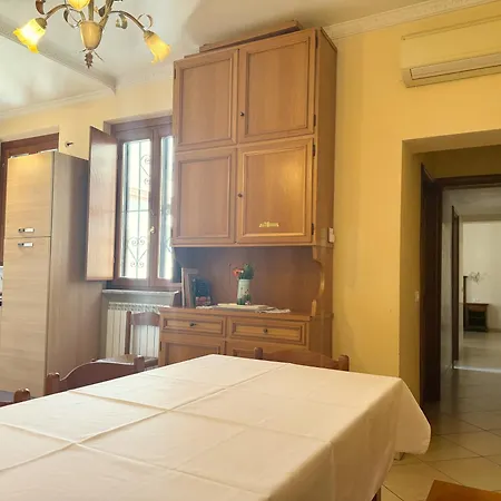 Anthony House, Anthony Floor 3, Castro Pretorio-3